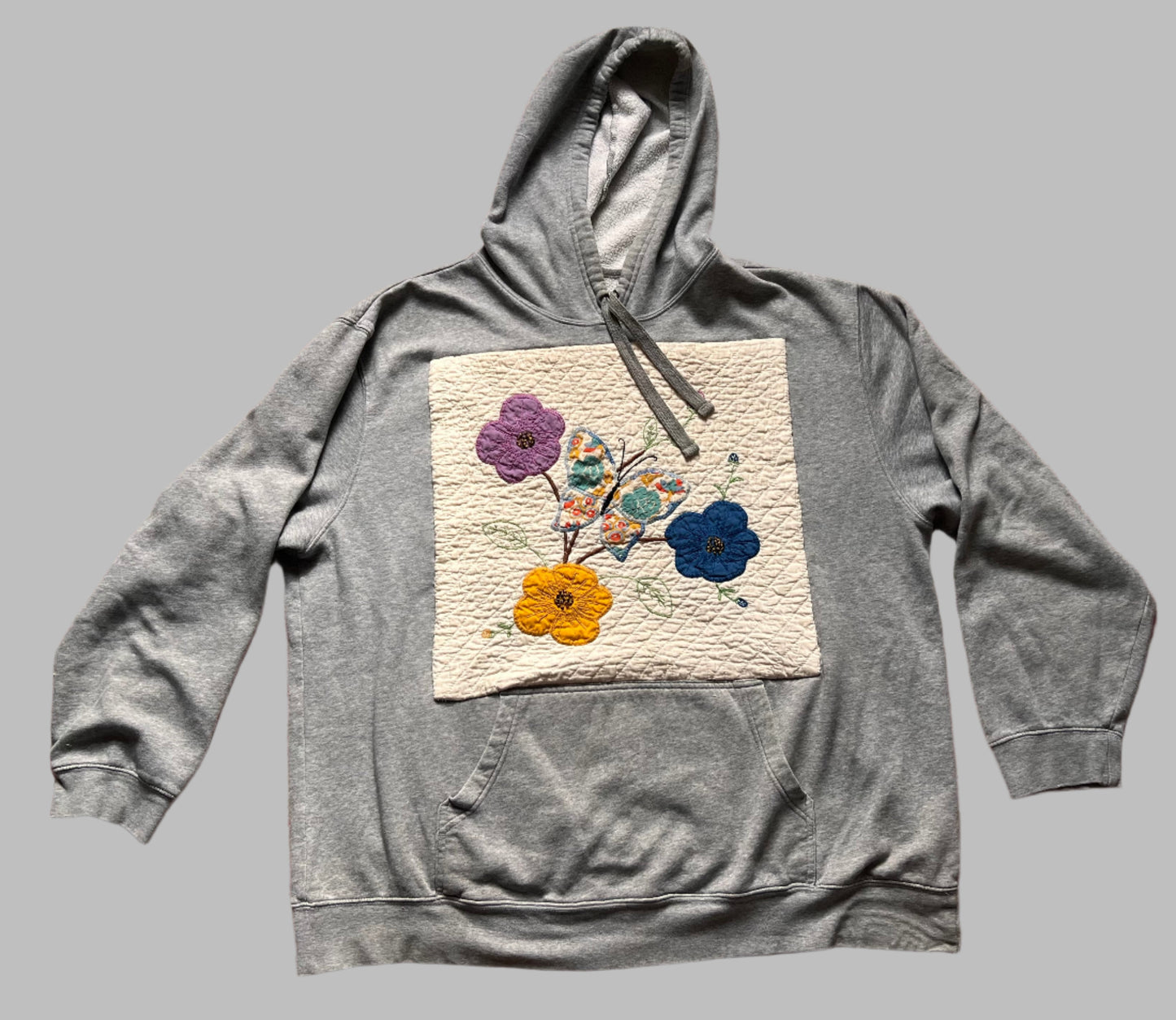 Gray hoodie with vintage embroidered quilt block, size 2XL